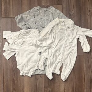 Baby Gap Lot / 0-3 months bodysuits, footed pajamas, gowns in Gray and White